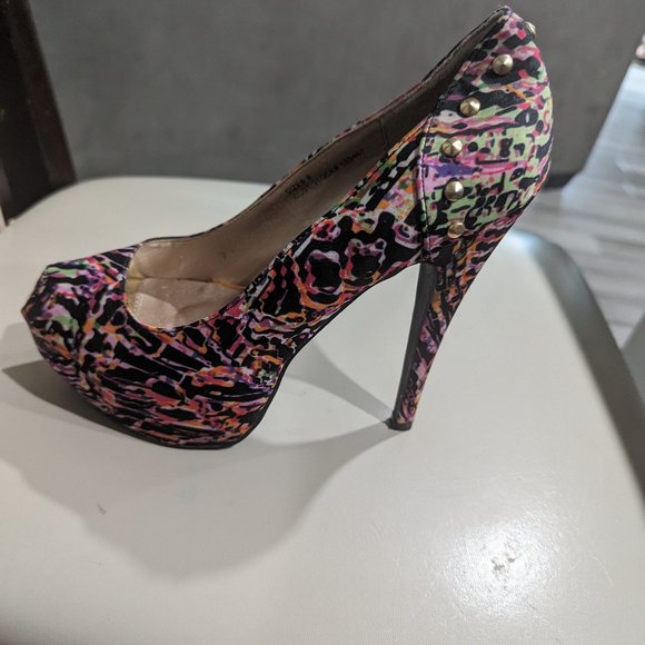 Heels - Picture 1 of 3